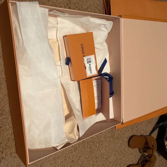 High rise Louis Vuitton bum bag - Picture 5 of 6